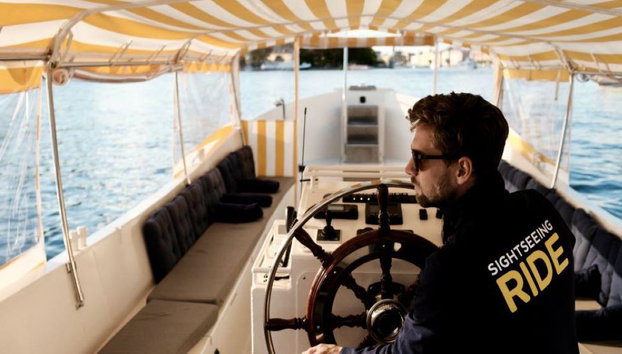100% Electric Open Boat Private Hire - Photo 3